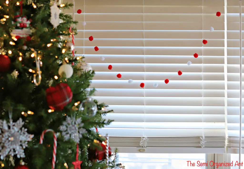 how-to-decorate-blinds-for-christmas