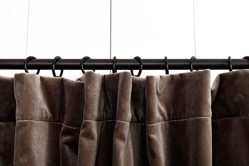 how-to-use-curtain-pin-hooks