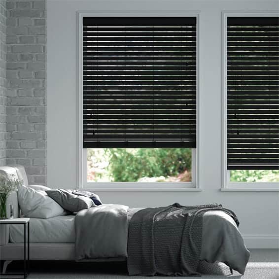 do-dark-blinds-make-a-room-look-smaller