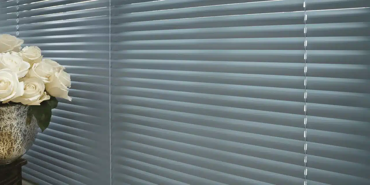 how-to-remove-metal-blinds-from-window