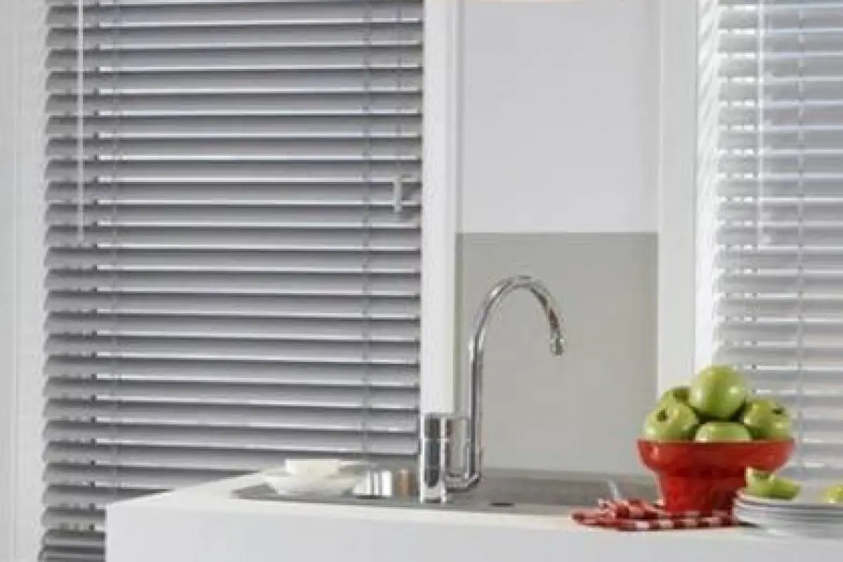 how-to-remove-metal-mini-blinds