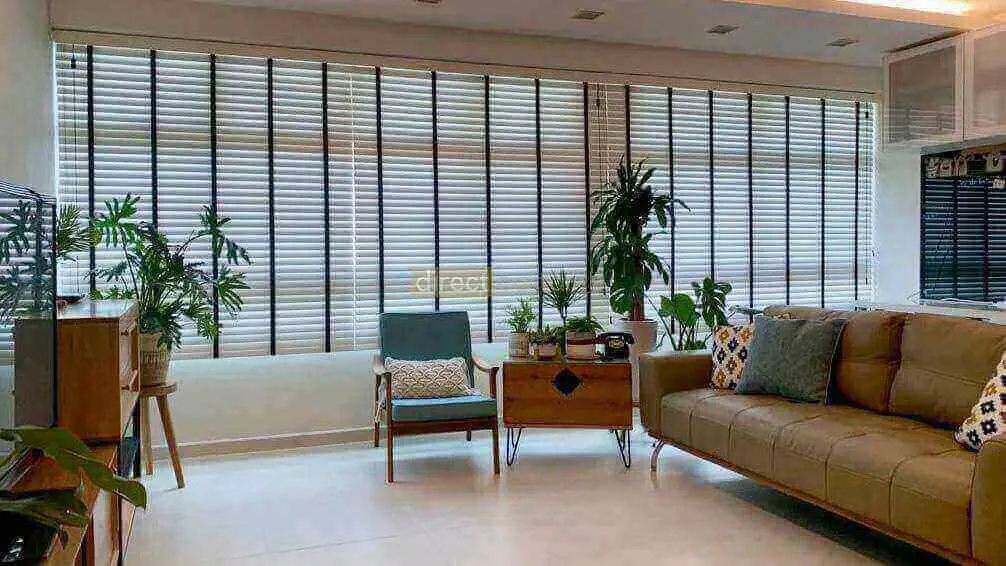 can-you-see-through-venetian-blinds-must-readcan-you-see-through-venetian-blinds-must-read