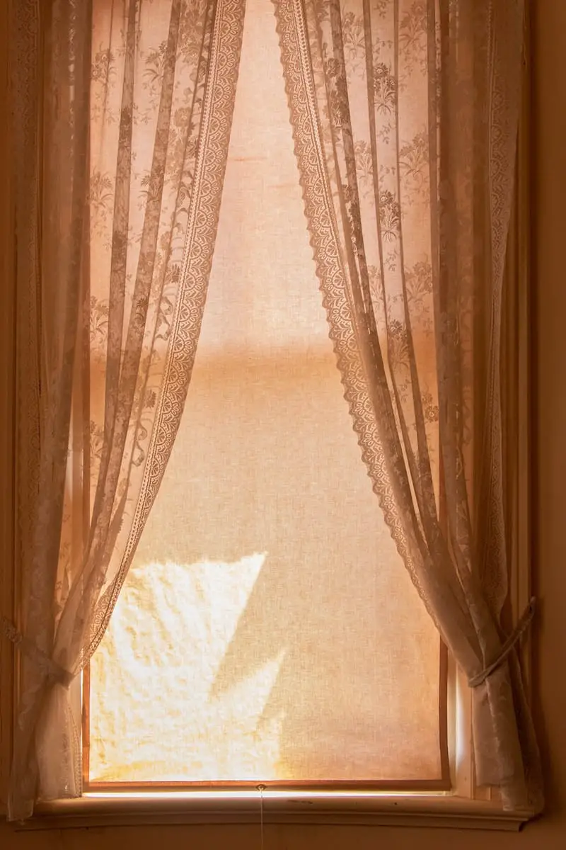 is-it-easy-to-make-curtains