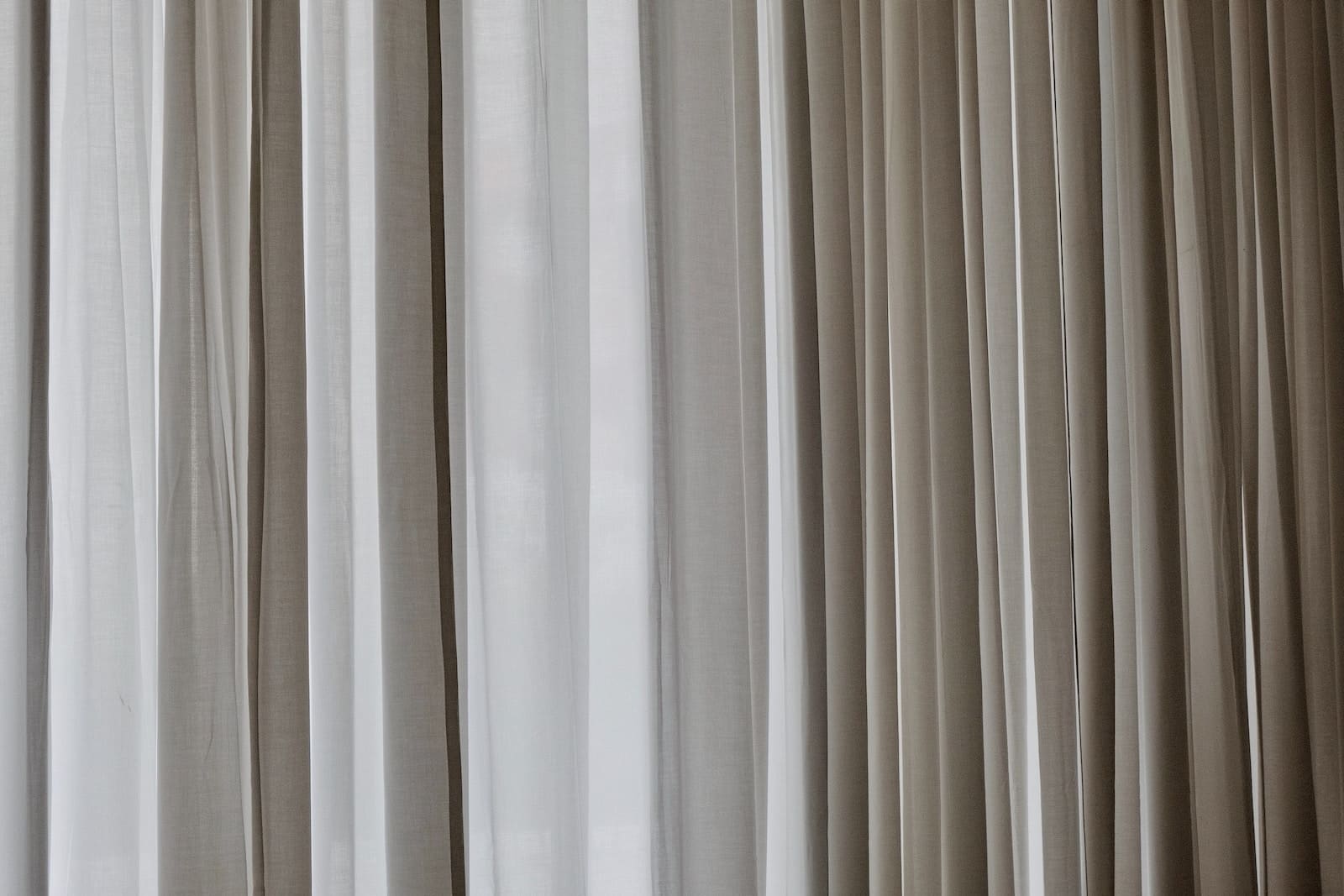 how-do-you-hang-double-curtains